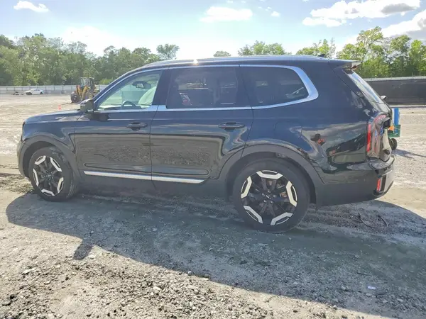 5XYP34GC6RG444388 2024 KIA TELLURIDE - Image 2