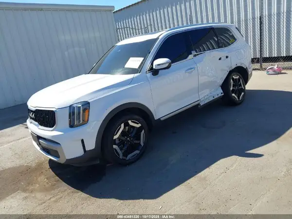 5XYP34GC7PG360464 2023 KIA TELLURIDE - Image 2