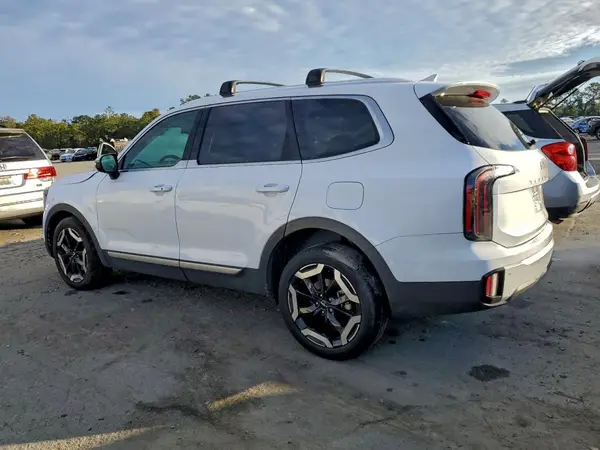5XYP34GC9RG525966 2024 KIA TELLURIDE - Image 2