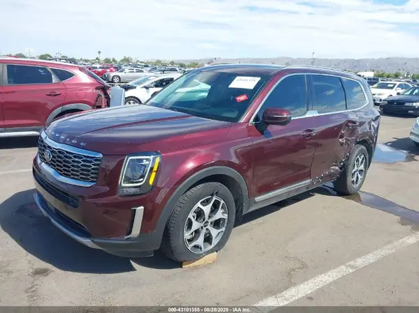 5XYP34HC0LG007122 2020 KIA TELLURIDE - Image 2