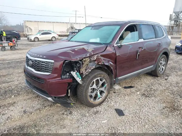 5XYP34HC0LG033588 2020 KIA TELLURIDE - Image 2