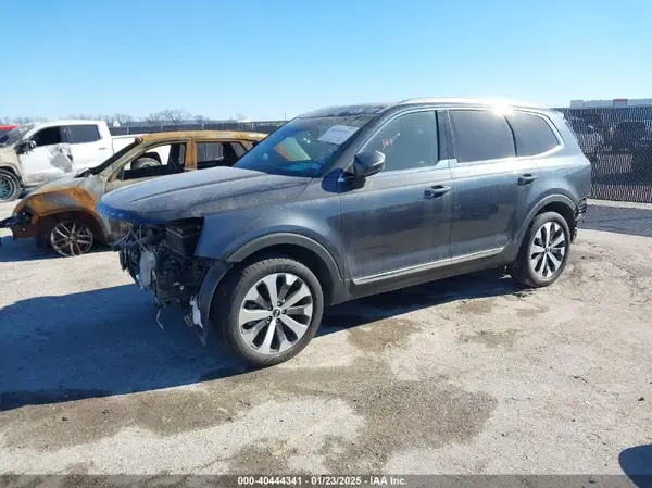 5XYP34HC0MG156034 2021 KIA TELLURIDE - Image 2