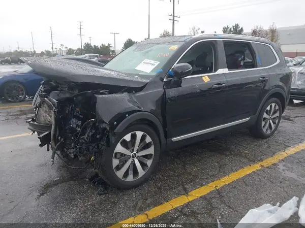 5XYP34HC0NG301011 2022 KIA TELLURIDE - Image 2