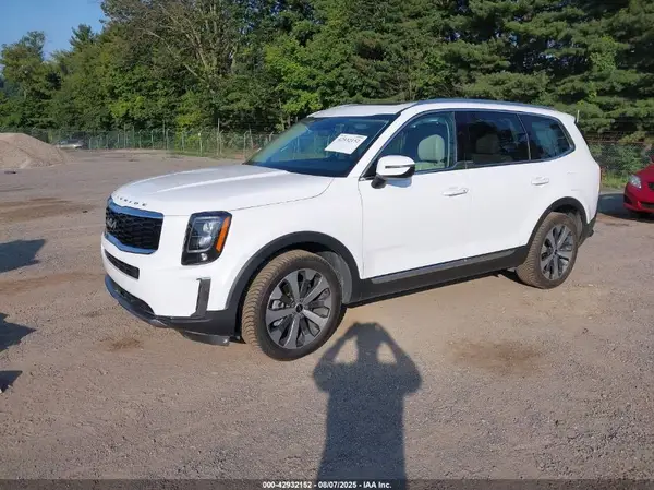 5XYP34HC0NG305768 2022 KIA TELLURIDE - Image 2