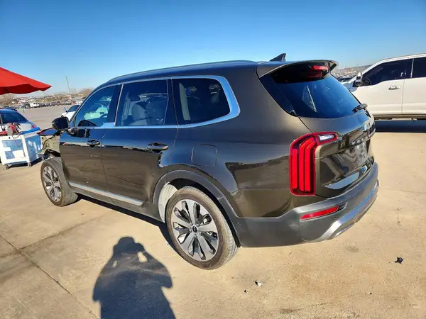 5XYP34HC1NG274997 2022 KIA TELLURIDE - Image 2