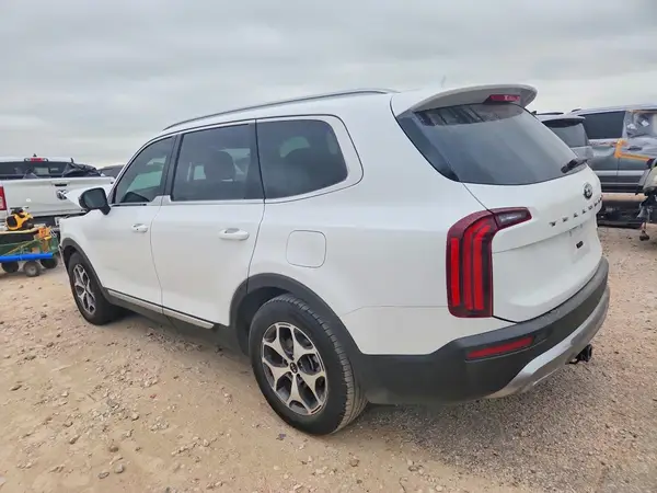 5XYP34HC2LG069637 2020 KIA TELLURIDE - Image 2