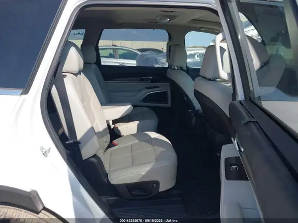 5XYP34HC2LG084946 2020 KIA TELLURIDE - Image 8