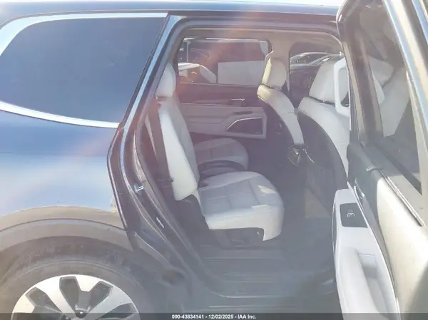5XYP34HC2MG155886 2021 KIA TELLURIDE - Image 8