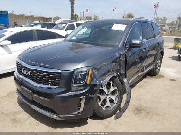 5XYP34HC2NG272420 2022 KIA TELLURIDE - Image 2