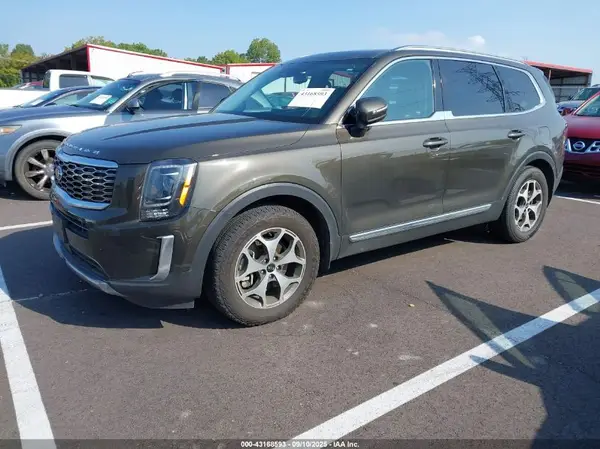5XYP34HC3LG019099 2020 KIA TELLURIDE - Image 2