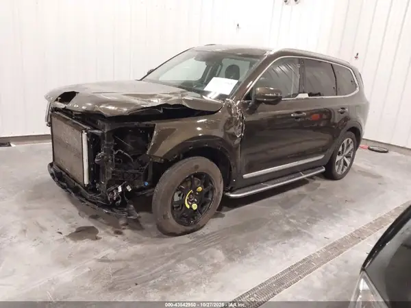 5XYP34HC3LG056105 2020 KIA TELLURIDE - Image 2