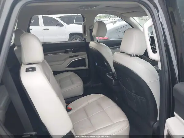 5XYP34HC3LG082798 2020 KIA TELLURIDE - Image 8
