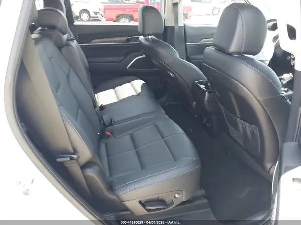 5XYP34HC4NG319365 2022 KIA TELLURIDE - Image 8