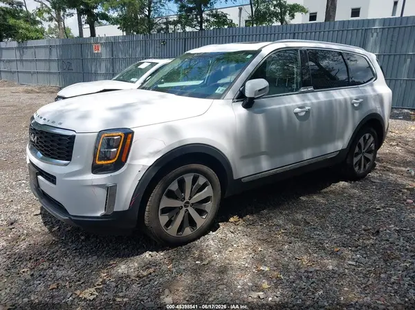 5XYP34HC4NG320189 2022 KIA TELLURIDE - Image 2