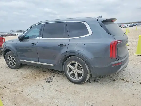 5XYP34HC6LG011174 2020 KIA TELLURIDE - Image 2