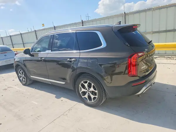 5XYP34HC6LG033272 2020 KIA TELLURIDE - Image 2