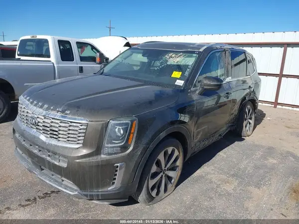 5XYP34HC6LG087607 2020 KIA TELLURIDE - Image 2