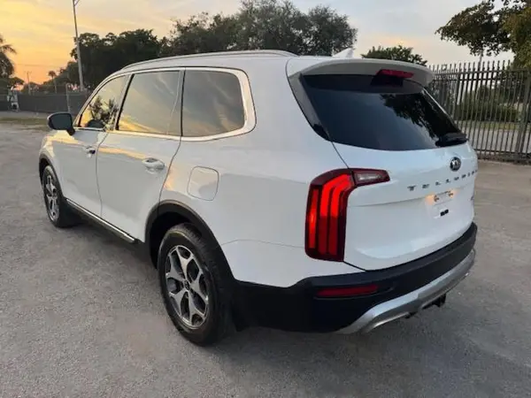 5XYP34HC7LG050646 2020 KIA TELLURIDE - Image 2
