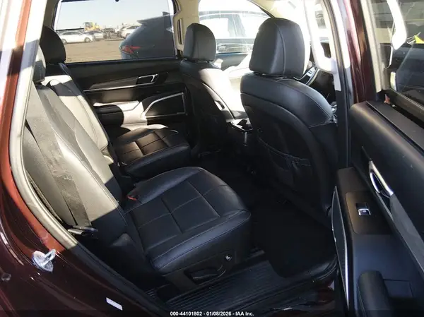 5XYP34HC7NG214142 2022 KIA TELLURIDE - Image 8