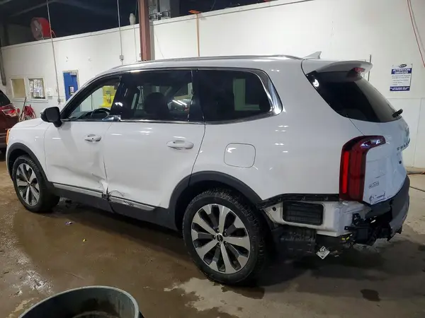 5XYP34HC8NG300270 2022 KIA TELLURIDE - Image 2