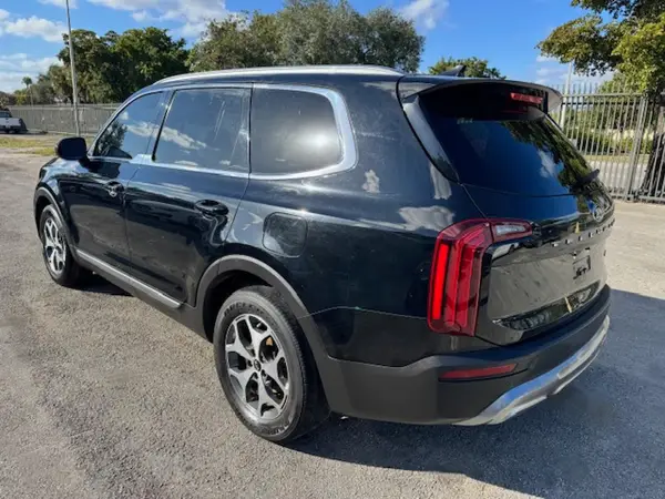 5XYP34HC9LG002064 2020 KIA TELLURIDE - Image 2