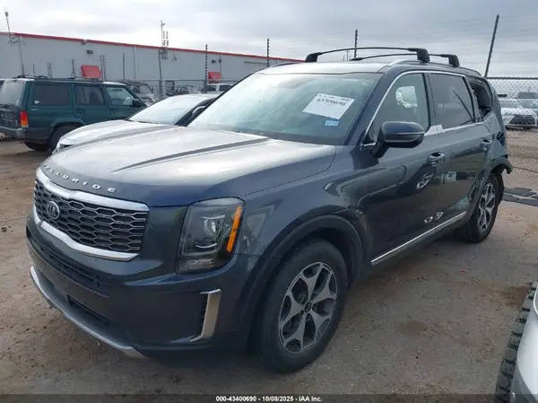 5XYP34HC9LG023870 2020 KIA TELLURIDE - Image 2