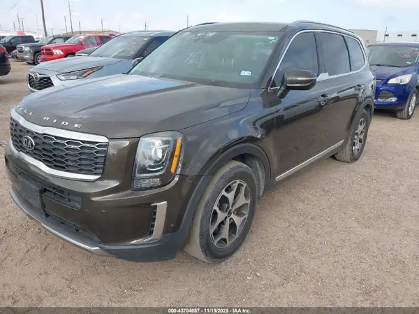 5XYP34HC9LG076911 2020 KIA TELLURIDE - Image 2