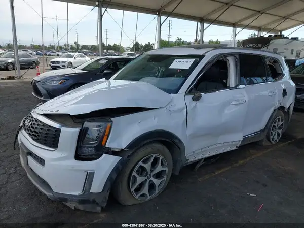 5XYP34HC9NG229998 2022 KIA TELLURIDE - Image 2