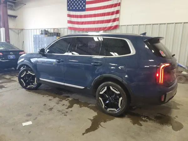 5XYP3DGC4PG368246 2023 KIA TELLURIDE - Image 2