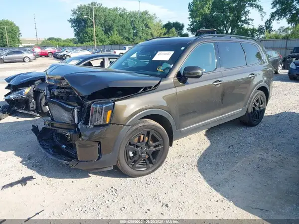 5XYP3DGC8PG357105 2023 KIA TELLURIDE - Image 2