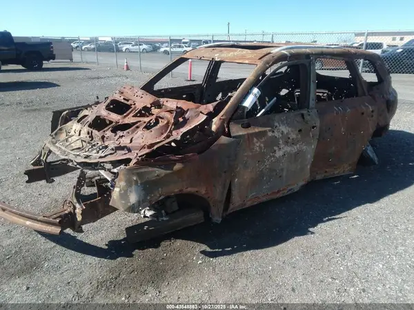 5XYP3DHC2NG276130 2022 KIA TELLURIDE - Image 2