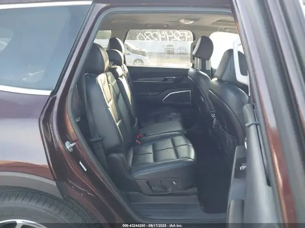 5XYP3DHC9NG304327 2022 KIA TELLURIDE - Image 8