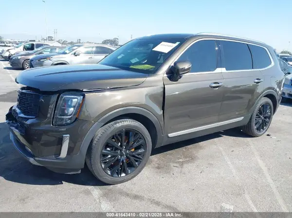 5XYP54HC5NG249742 2022 KIA TELLURIDE - Image 2