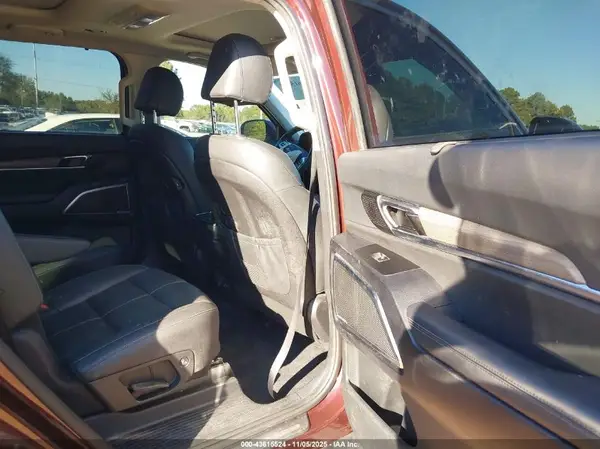 5XYP54HC7NG302991 2022 KIA TELLURIDE - Image 8