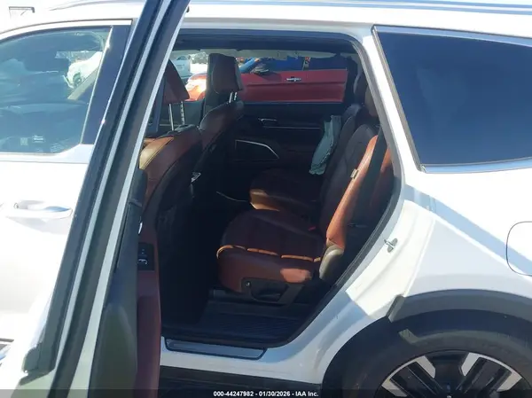 5XYP5DGC2RG476734 2024 KIA TELLURIDE - Image 8