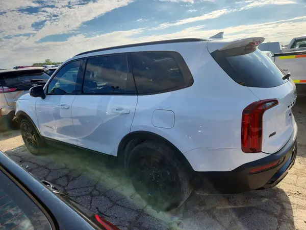 5XYP5DHC1NG312027 2022 KIA TELLURIDE - Image 2