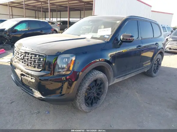 5XYP5DHC4NG236061 2022 KIA TELLURIDE - Image 2