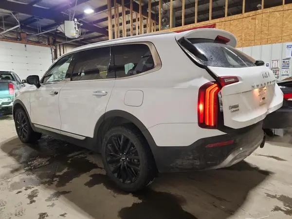 5XYP5DHC8NG195708 2022 KIA TELLURIDE - Image 2
