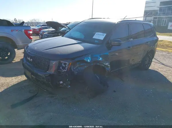 5XYP5DHC9NG196415 2022 KIA TELLURIDE - Image 2