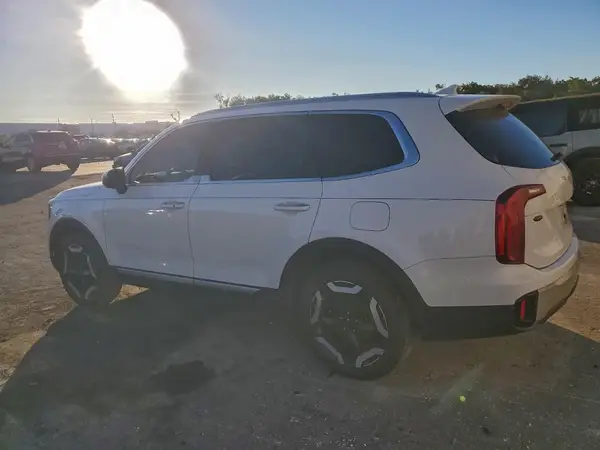 5XYP64GC0PG328950 2023 KIA TELLURIDE - Image 2