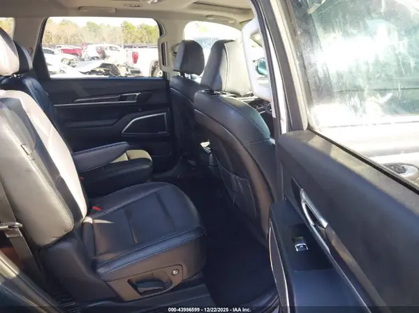 5XYP64GC0RG533087 2024 KIA TELLURIDE - Image 8