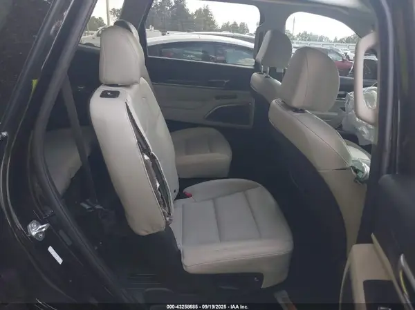 5XYP64GC0RG559611 2024 KIA TELLURIDE - Image 8