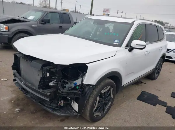 5XYP64GC6RG557863 2024 KIA TELLURIDE - Image 2