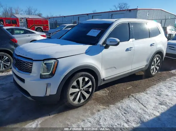 5XYP64HC6LG093799 2020 KIA TELLURIDE - Image 2