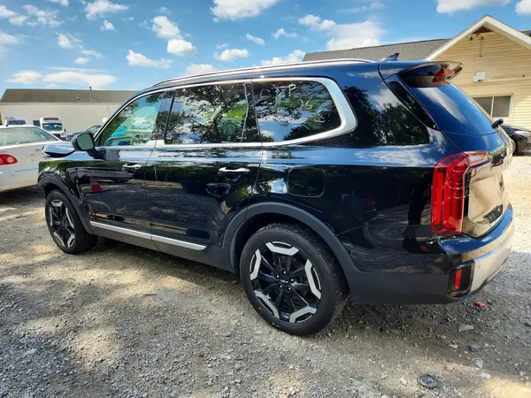 5XYP6DGC1PG351833 2023 KIA TELLURIDE - Image 2