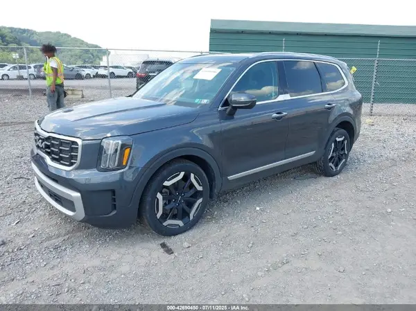 5XYP6DGC5RG478359 2024 KIA TELLURIDE - Image 2
