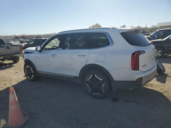 5XYP6DGC8PG385705 2023 KIA TELLURIDE - Image 2