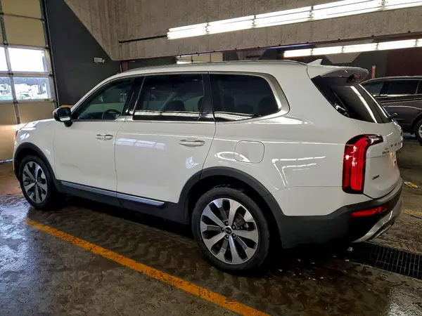 5XYP6DHC3LG015545 2020 KIA TELLURIDE - Image 2