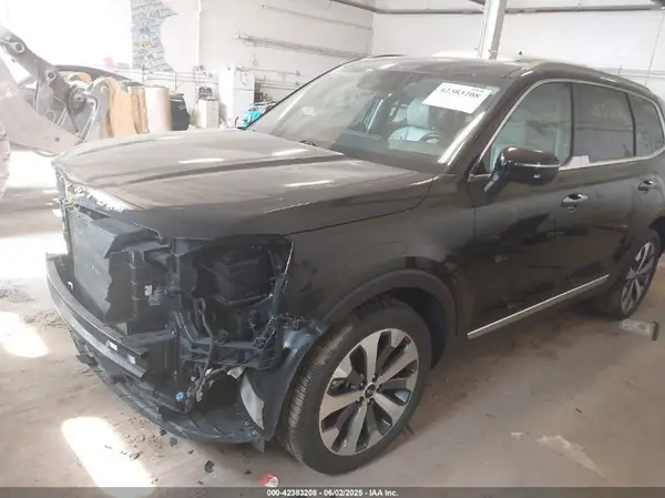 5XYP6DHC6LG004877 2020 KIA TELLURIDE - Image 2