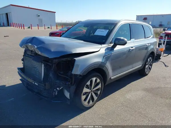 5XYP6DHC6LG004913 2020 KIA TELLURIDE - Image 2
